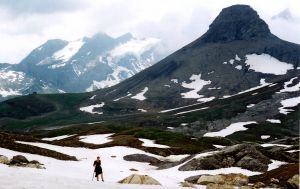 407868_mountain_hiker.jpg